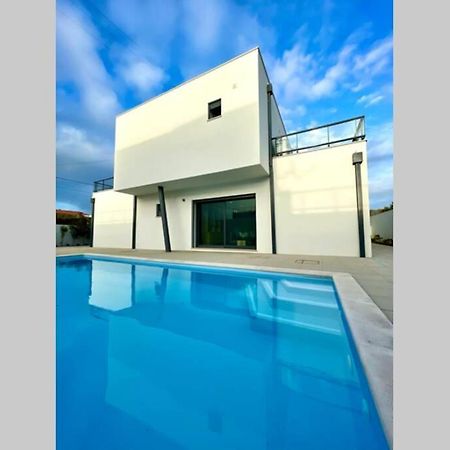 New And Modern 3 Bedroom Villa With Private Heated Pool Near Nazare São Martinho do Porto Zewnętrze zdjęcie